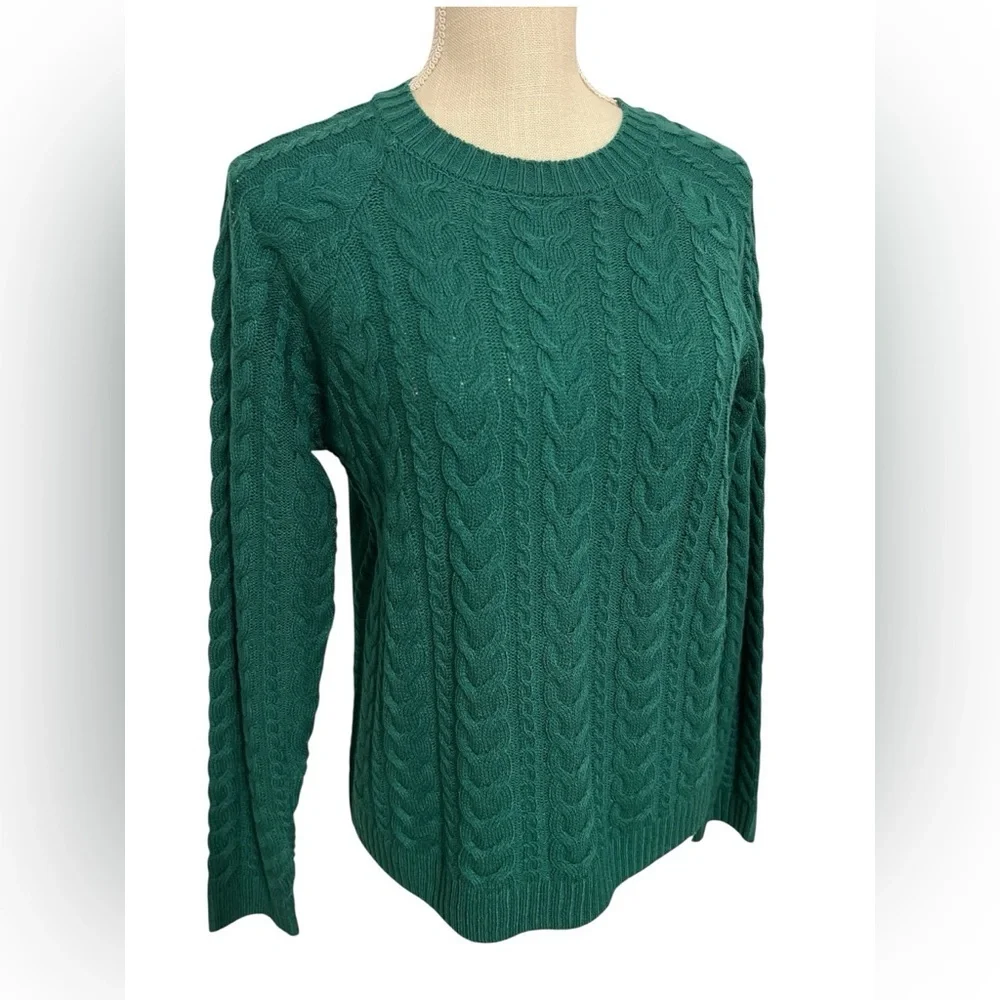 Lee green Cable Knit Sweater Sz.M /NWT.